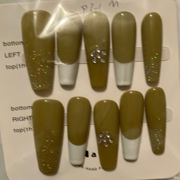 Press-On Nails Bundle - Picture 3 of 7